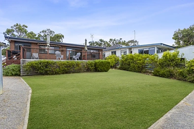 Anglesea 3 Slaapkamer Renovated Brick Home with Sunny Aspect