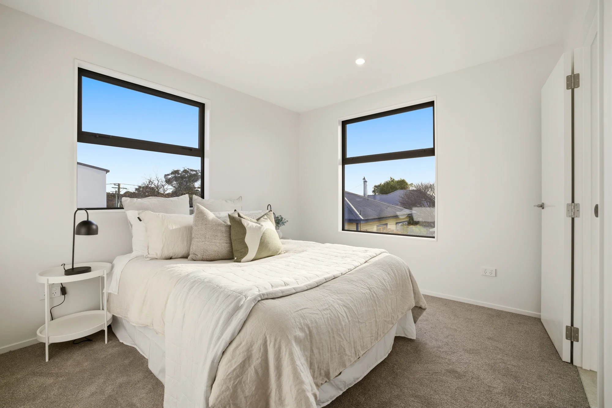 Woolston 2Zimmer Eight Brand-New Units - Smart Investment!