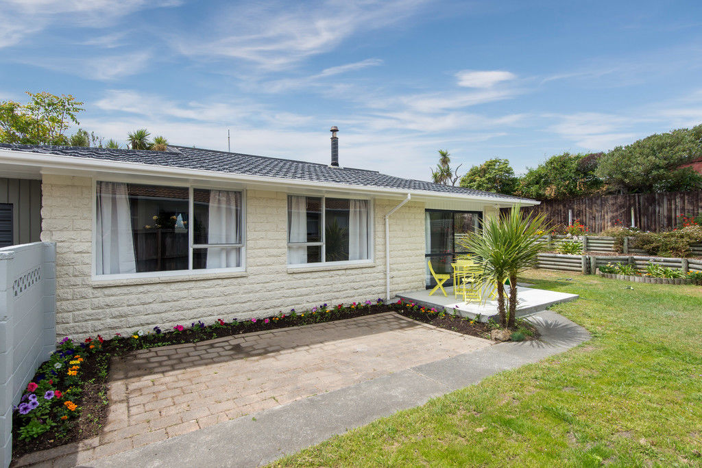 2/11 Sandra Street, South New Brighton, Christchurch, 2 침실, 1 욕실