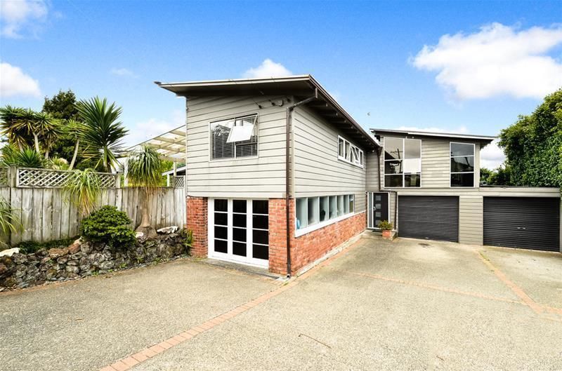 69 Tiroroa Avenue, Te Atatu South, Auckland - Waitakere, 5 Schlafzimmer, 2 Badezimmer