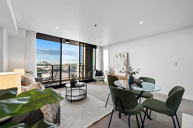 Adelaide 1房  Premium north-facing apartment with direct views over Adelaide Oval, the Riverbank Precinct & beyond!