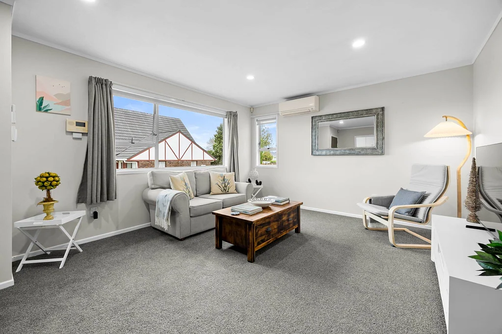 2/115 Pigeon Mountain Road, Half Moon Bay, Manukau City, Auckland