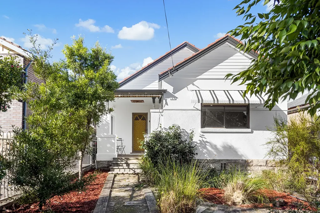 Croydon Park 3कमरा Character freestander refreshed for easy living