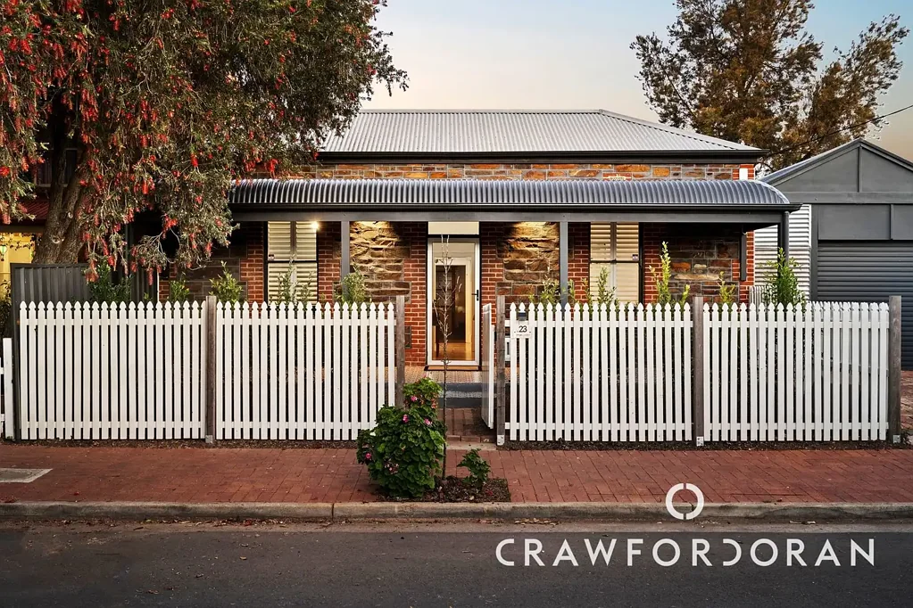 Brompton 4कमरा C1900 Symmetrical Cottage Reinvigorated to Rival Brompton's Buzzing Soul