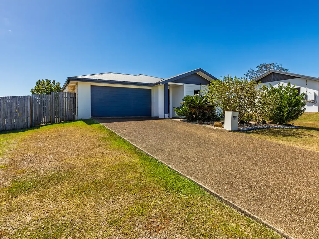 5 OUTLOOK COURT, Ashfield, QLD 4670, 4 phòng ngủ, 2 phòng tắm, House