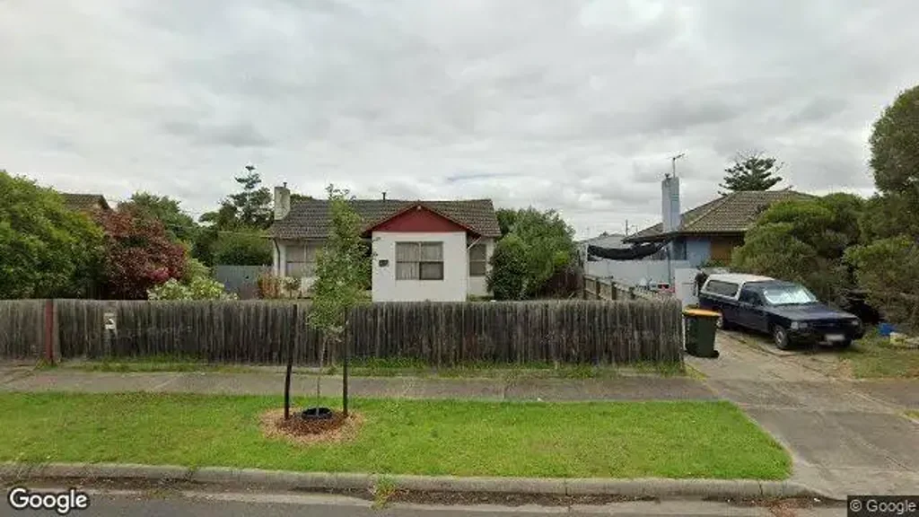 Laverton 3房 RGZ1高密度区 中心地段潜力 便捷交通 优质学区 周边绿意环绕 快速通达CBD RGZ (Residential Growth Zone) - Rare Find!