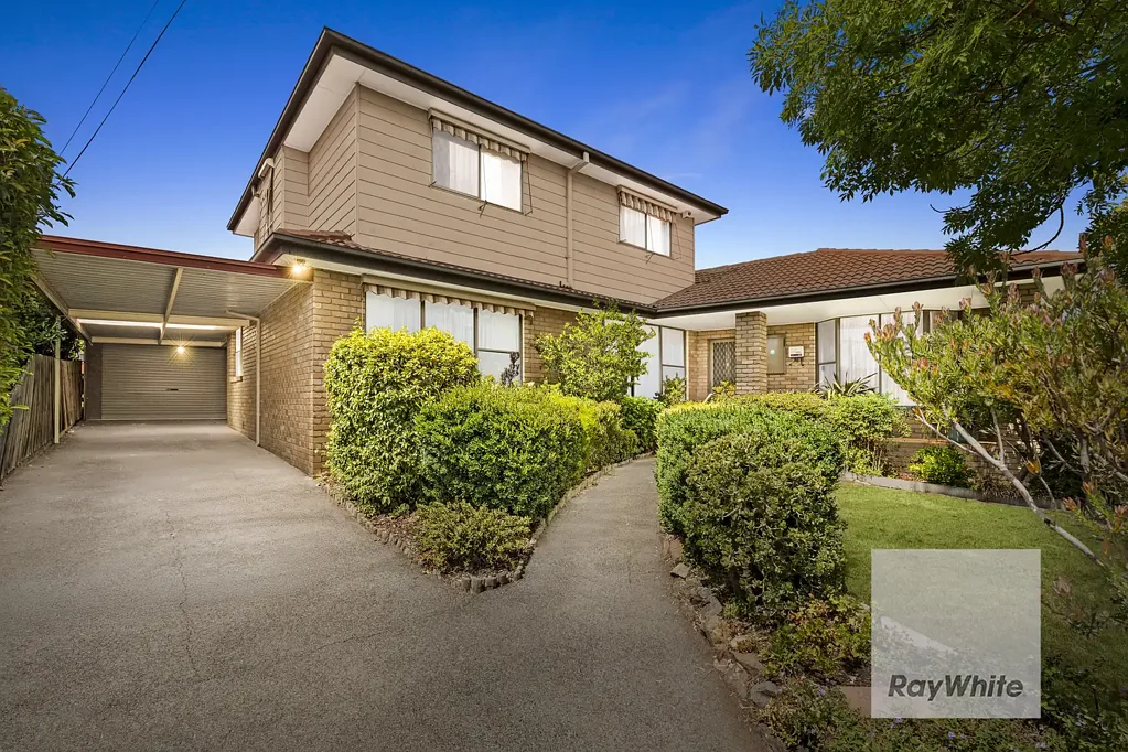 Comfortable Family Living in a Quiet Court Location