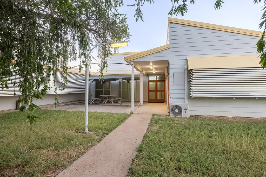 Longreach 18房  Large-Scale, Versatile & Immaculately Maintained