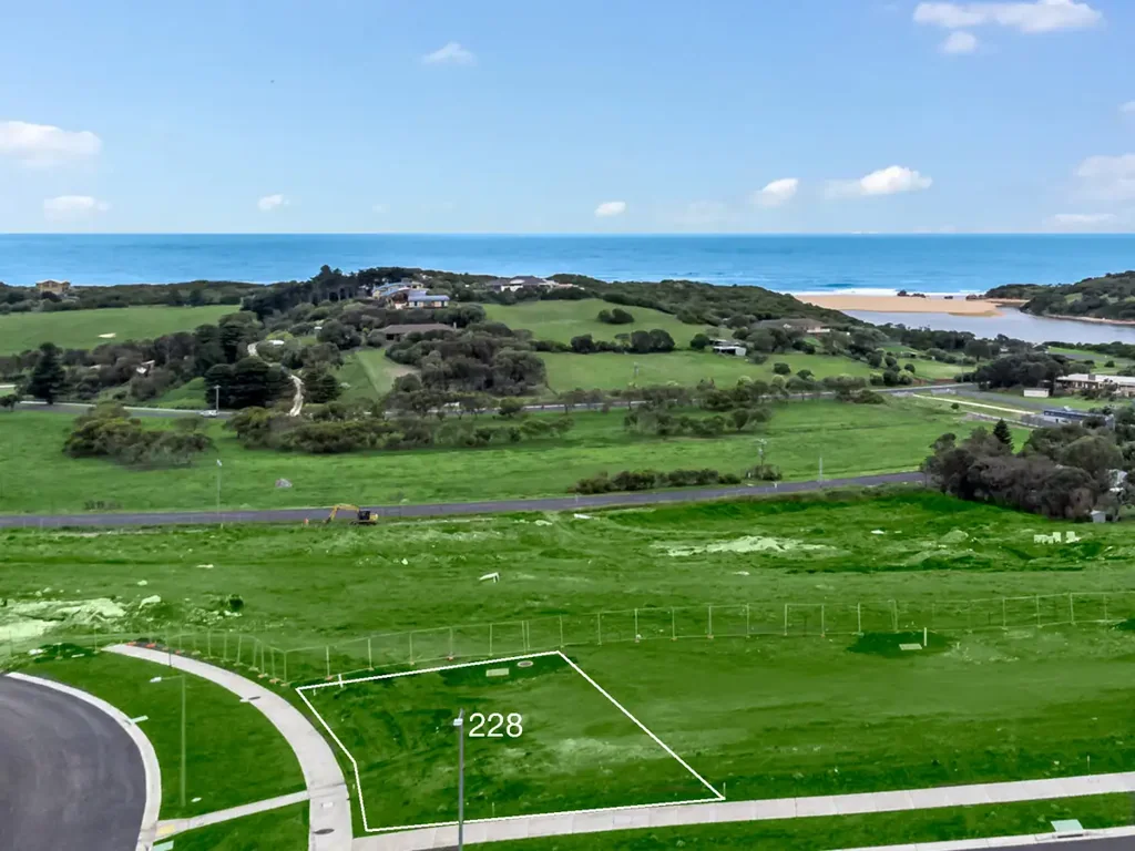 Warrnambool Elevated Living with Stunning Views