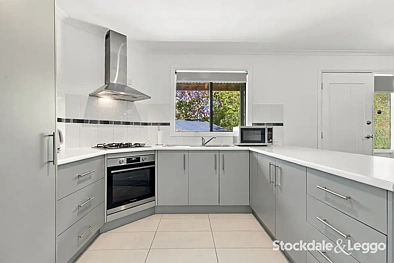 रसोईघर - 10 Curringa Court, Churchill, VIC 3842
