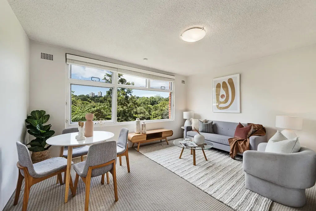 Tranquil One-Bedroom Apartment with Leafy Park Outlook