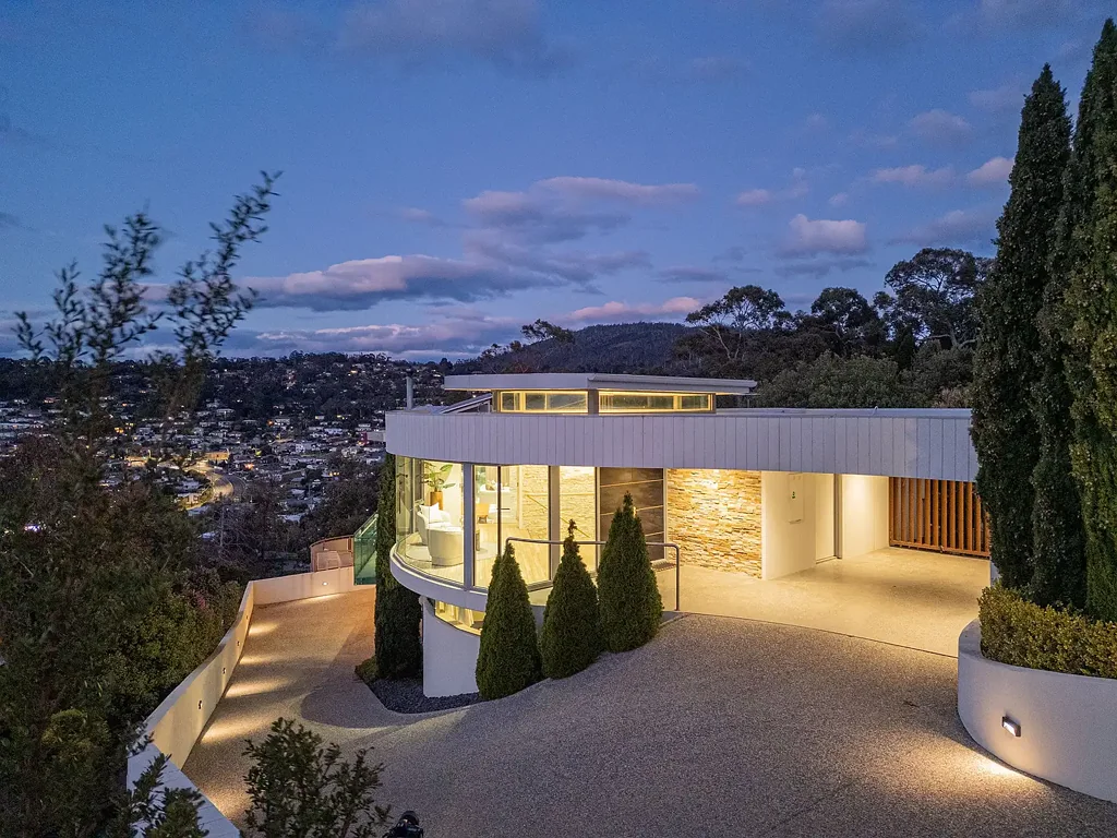 Rose Bay 5 Slaapkamer Architectural Masterpiece with Sweeping River and City Views