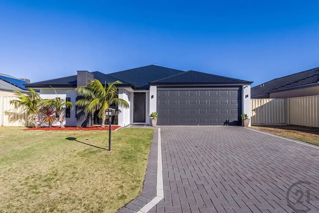 Dawesville 4房  Contemporary Coastal Living with Space, Style & Side Access