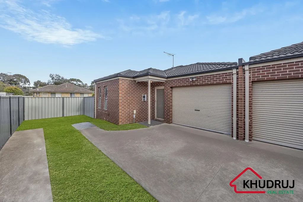 Melton South 2房 低维护生活，尽享墨尔本西部隐藏瑰宝之一 Low-Maintenance Living in One of the West's Best-Kept Secrets