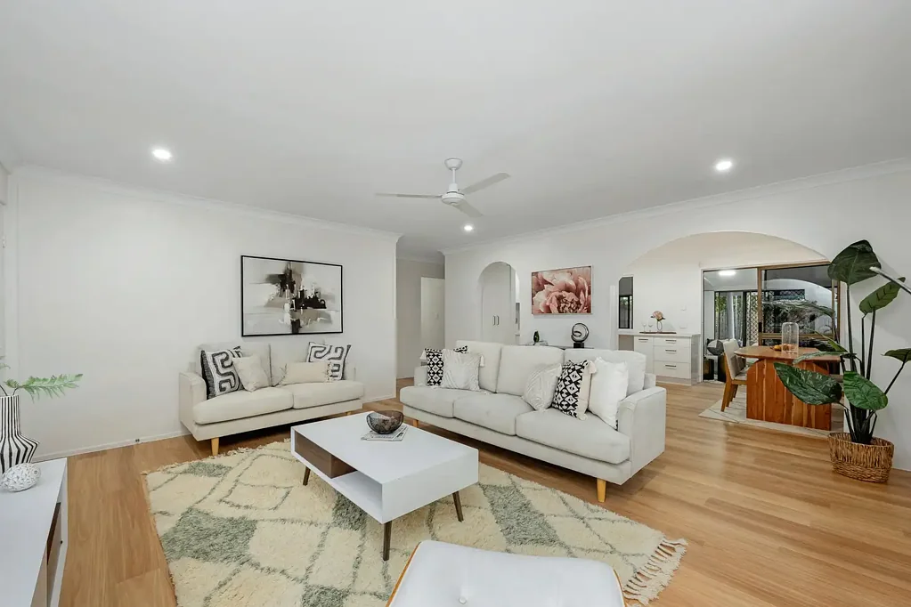 Condon 3 Bedroom Stylishly Renovated Family Oasis with Pool & Solar – Just Move In!