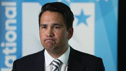 最新民调：42%VS7%！工党支持率爆表！求Simon Bridges心理阴影面积
