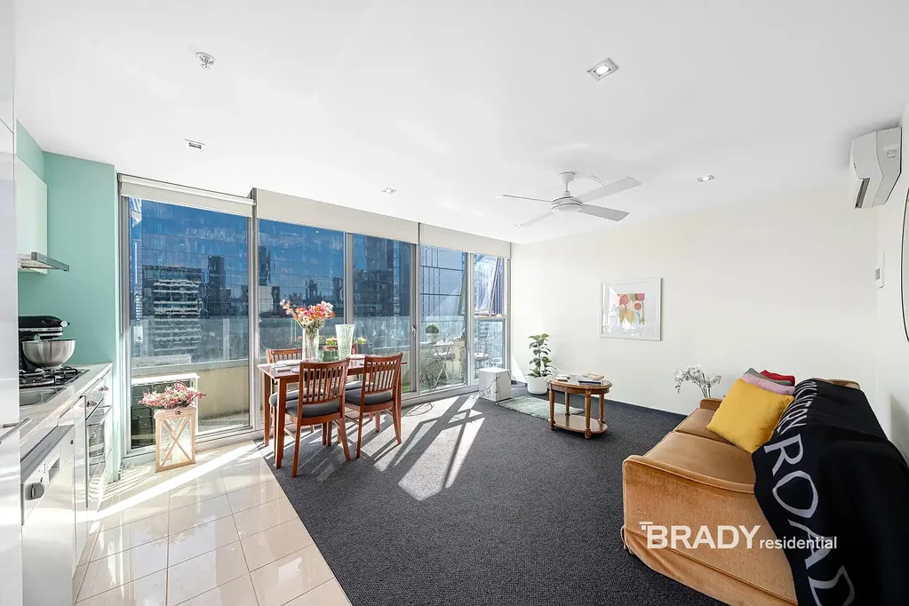 Melbourne 1Kwarto Sky-High Style – Bright, Modern & Move-In Ready