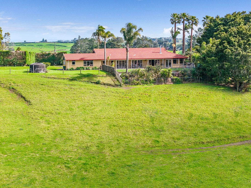 Karaka 4房  Great Opportunity In Beautiful Karaka