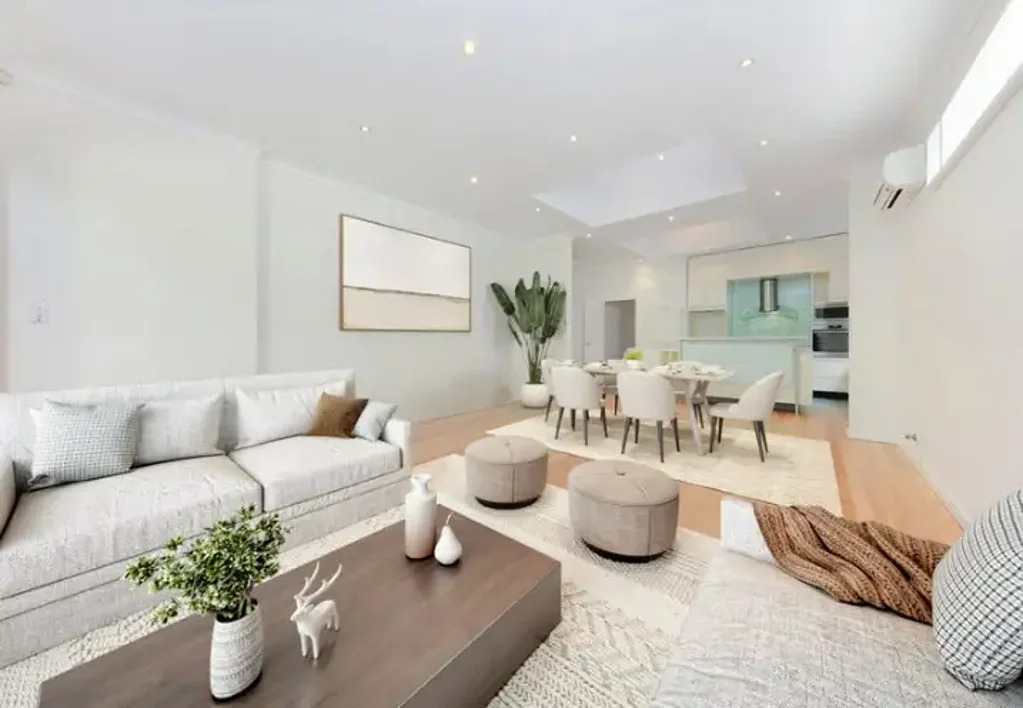 SPACIOUS, STYLISH, REFURBISHED FAMILY HOME!
