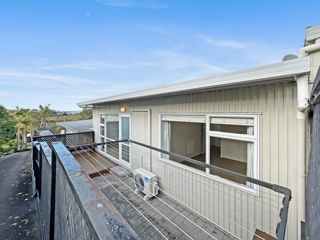 Two Bedroom Unit in Heart of Northcote
