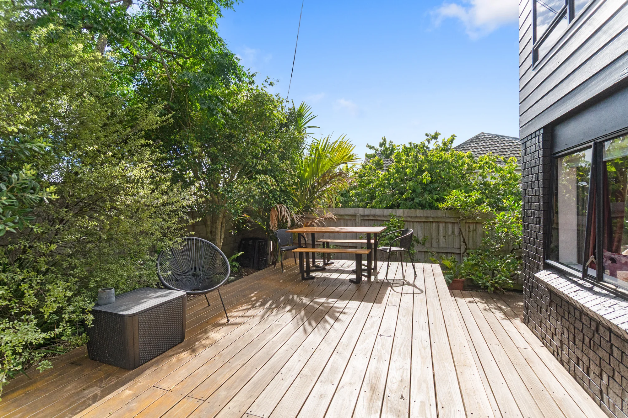 Northcote Point 2房 入门级住宅！全围栏设计+环绕式花园，安全私密，优质学区，坐拥优越地段！ A must to view for first home buyers or investors