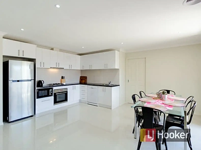 11 Doonie Way, Pakenham, VIC 3810, 3房, 2浴, House