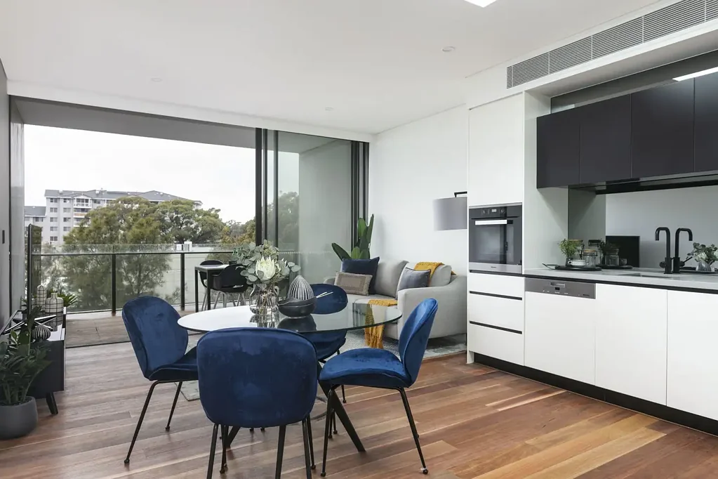 LUXURIOUS 1 BEDROOM APARTMENT