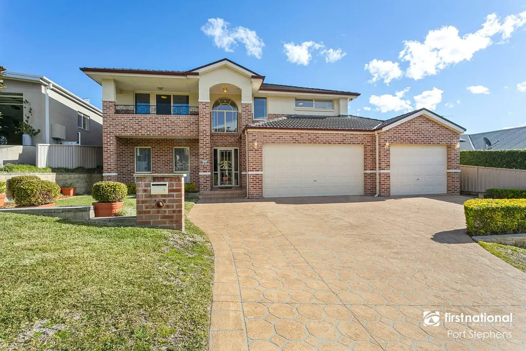Corlette 4Kwarto ONE HOME TOO MANY – ROOM FOR EVERYONE & READY TO SELL