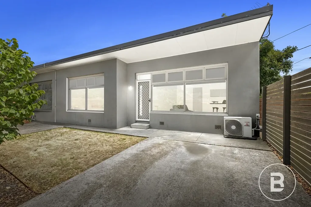 1/17 Burnbank Street, Lake Wendouree, VIC 3350