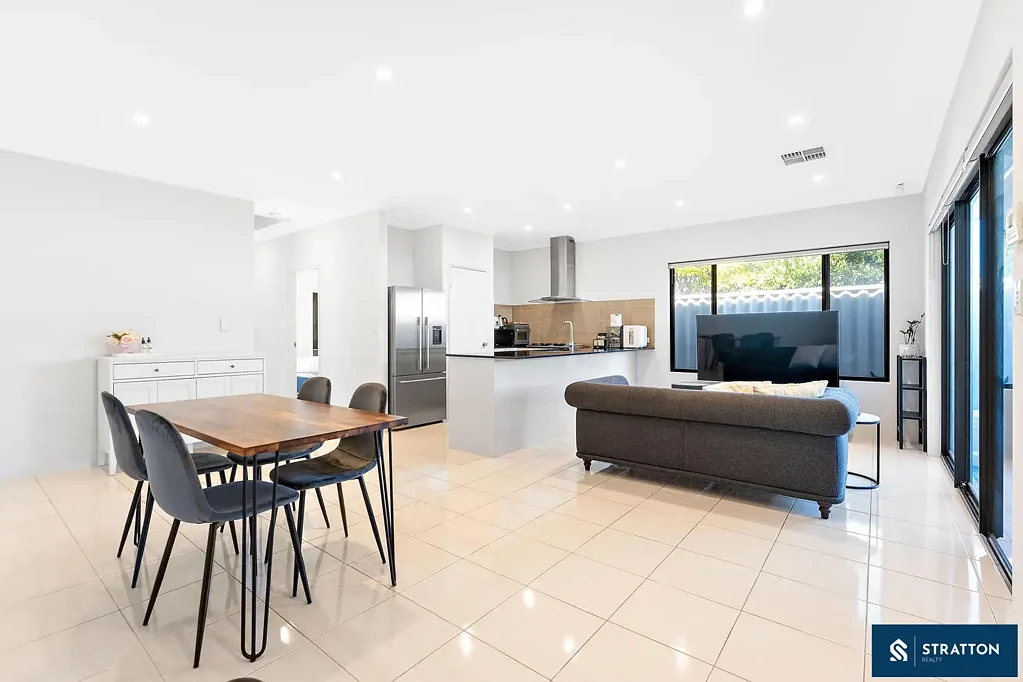 Morley 4 Bedroom Modern Comfort & Convenience in a Prime Location - No Strata Fees!!