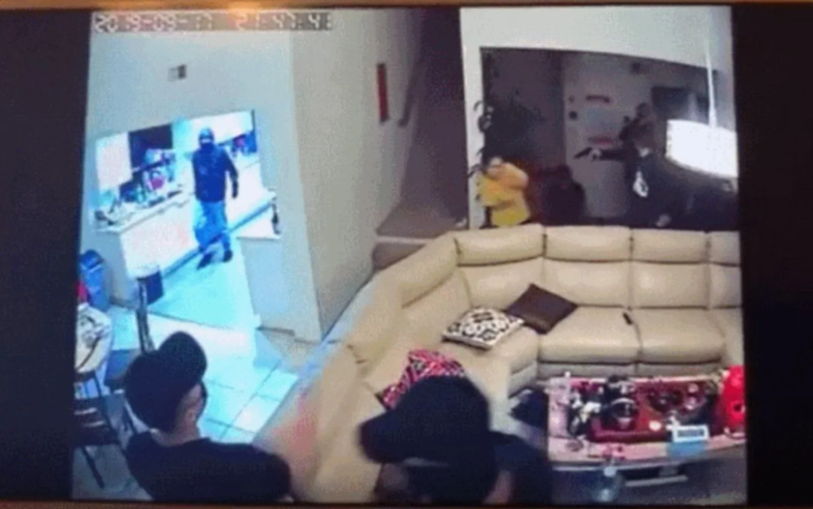 假扮快递员！华人家庭遭入室抢劫，全家手脚被绑，劫走25万美元现金！