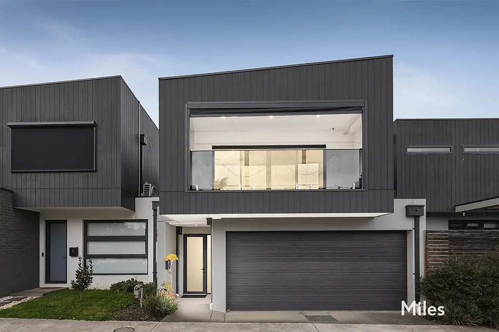 Macleod 3Zimmer Luxe Low-Maintenance Living, Footsteps To Macleod Village