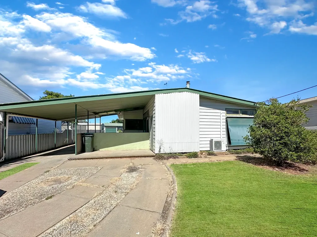 234 Burchfield Avenue, Deniliquin, NSW 2710