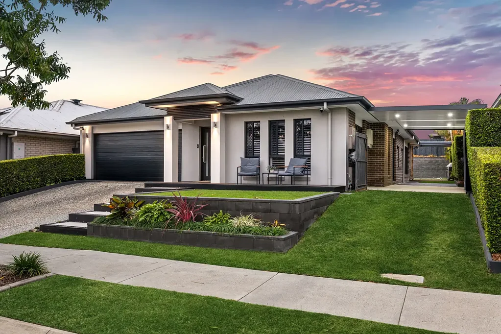 South Ripley 4Habitaciones Entertainer's Paradise Opposite Parklands With Exceptional Upgrades