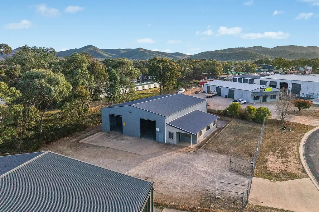 Mudgee 1房  Sophisticated & Secure Industrial Hub