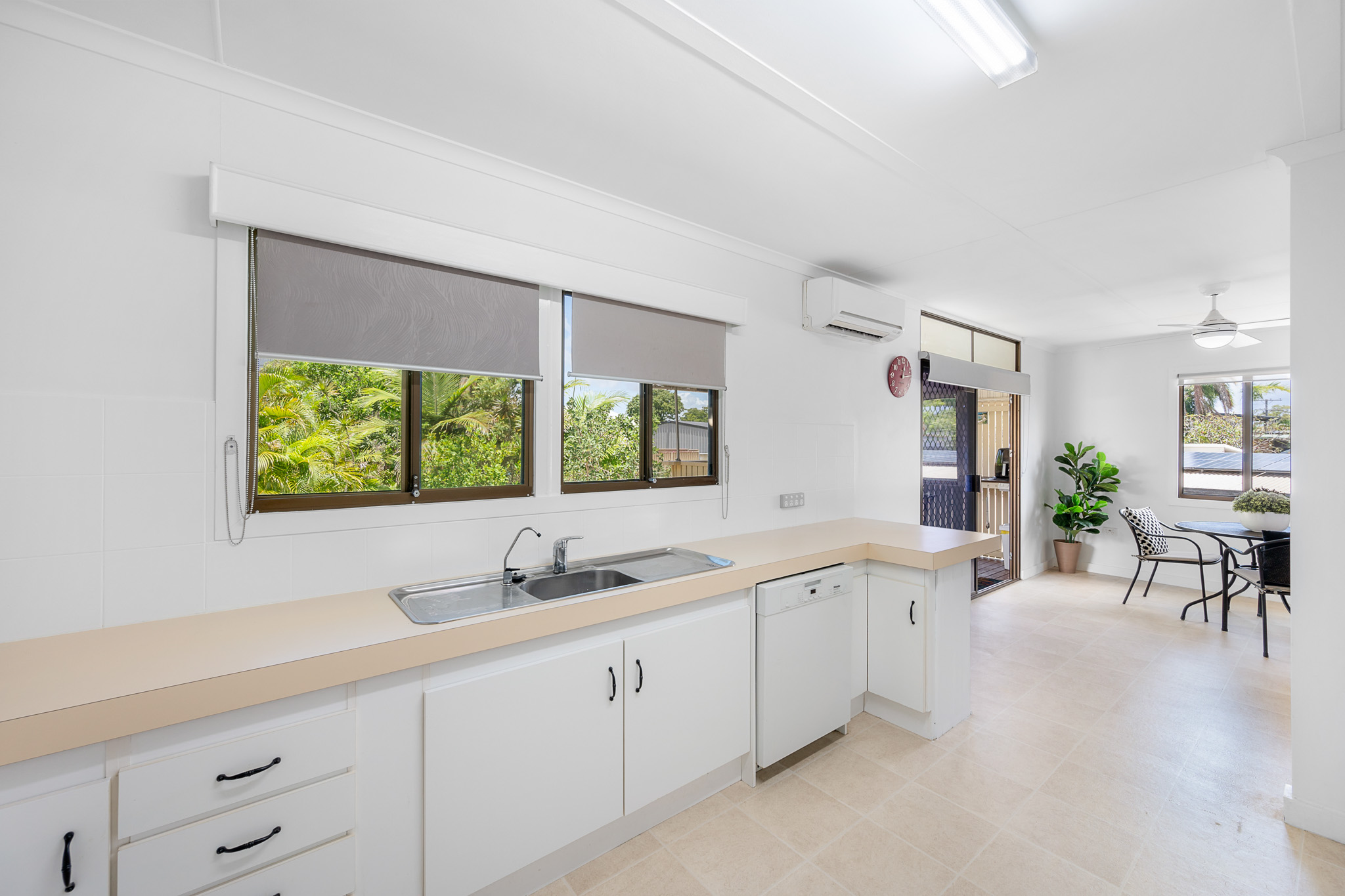 25 OXLEY DR, SOUTH GLADSTONE QLD 4680, 0 غرف, 0 حمامات, House