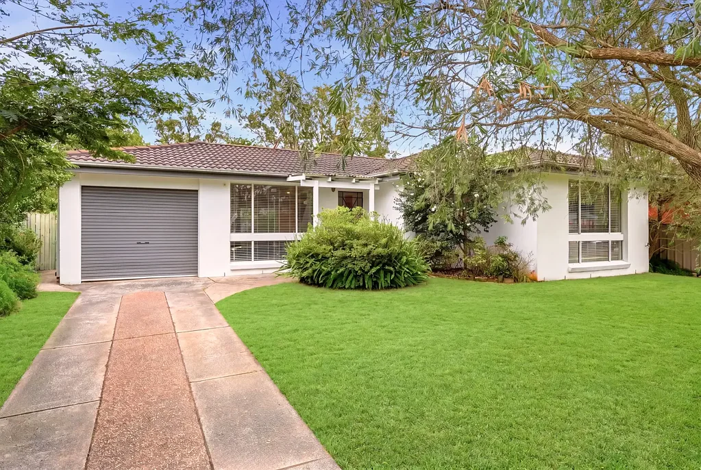 Bateau Bay 3chambre Easy-Care Living in a Convenient Cul-de-Sac Location