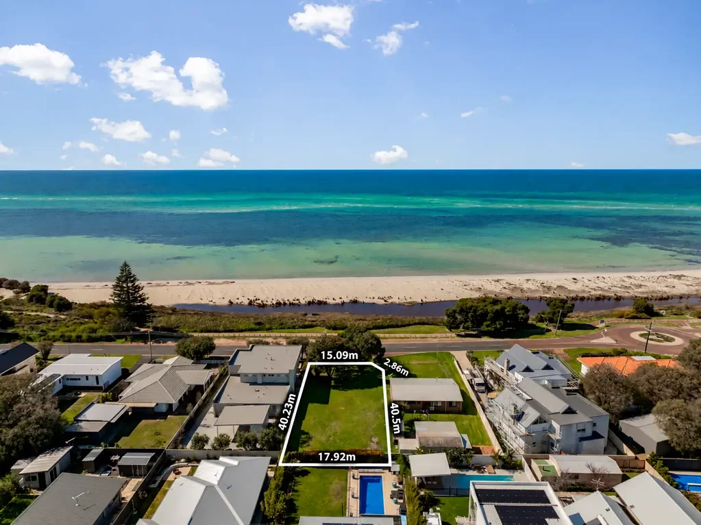 Quindalup  A rare costal canvas.