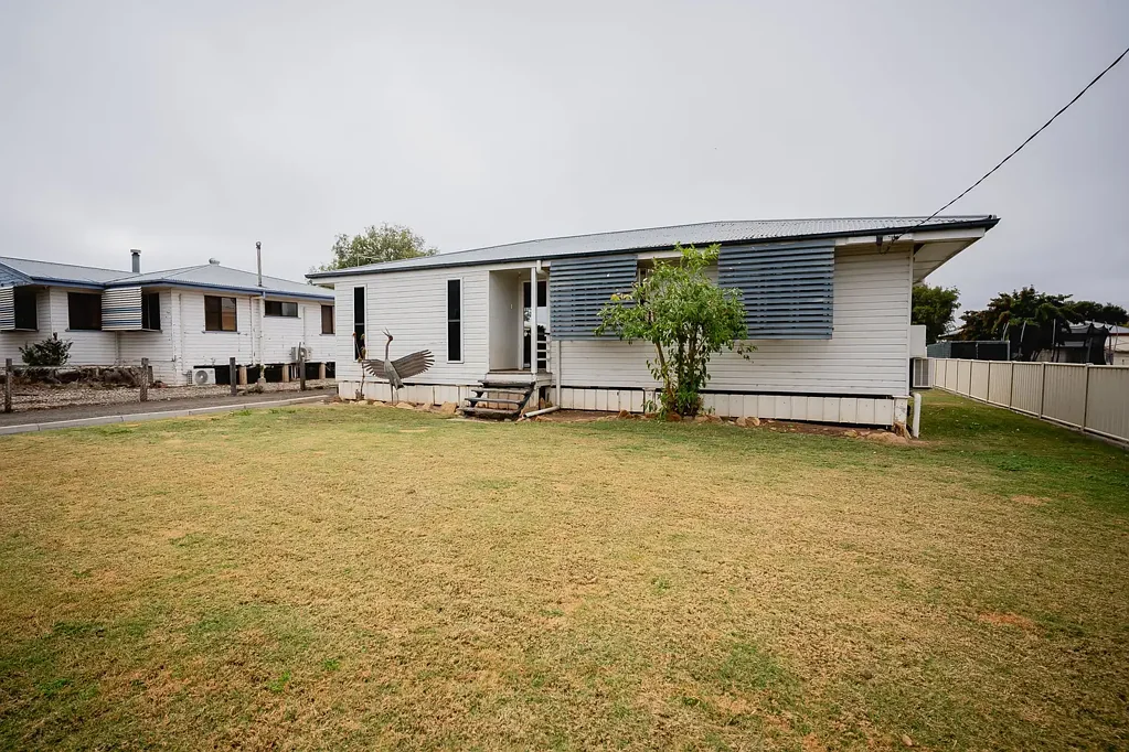 122 Currey Street, Roma, QLD 4455