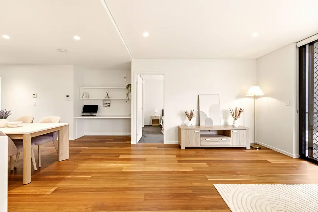 Indooroopilly 2房 Indooroopilly交界 现代开阔布局 Bosch电器 主套房带步入式衣帽间 低维护生活 精品综合楼 精英学校近 Contemporary Living with Space to Impress