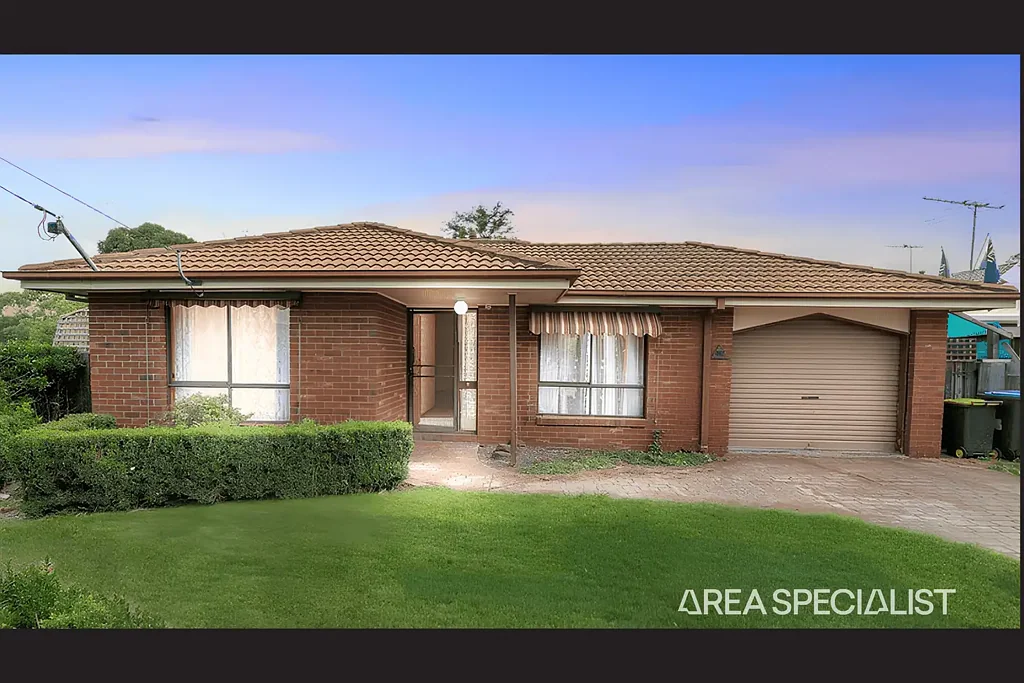 Werribee 6 Slaapkamer The Brief: A Rare Main Road Development Opportunity with Endless Potential on 1385SQM !!!