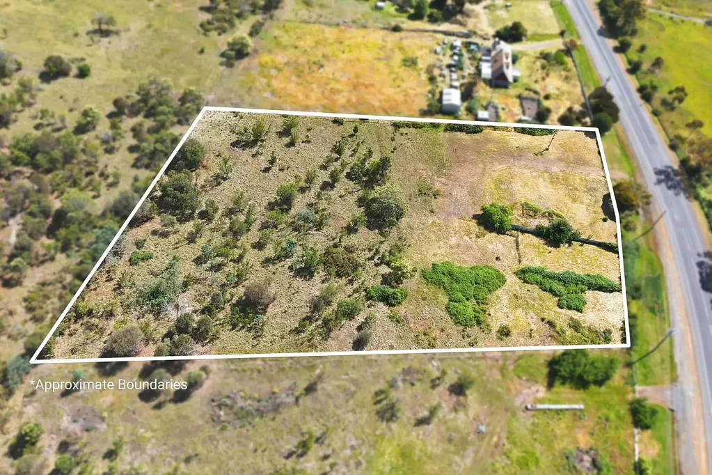 Brighton Acreage Living on the Edge of Town – Prime 3-Acre Allotment in Brighton