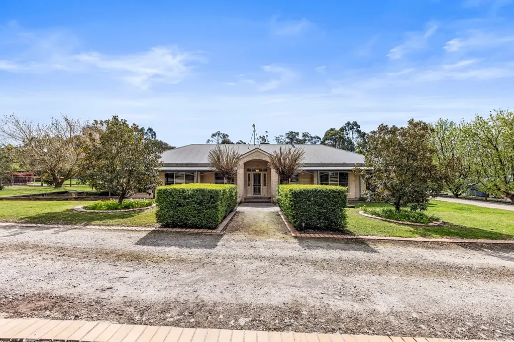 Drouin 4બેડરૂમ Classic Australian Homestead With a Premium Address