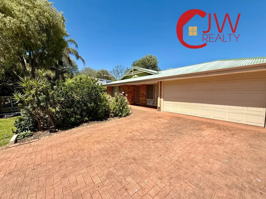 Spacious 5 Bedroom Family Home with Self Contained Unit in West Busselton!