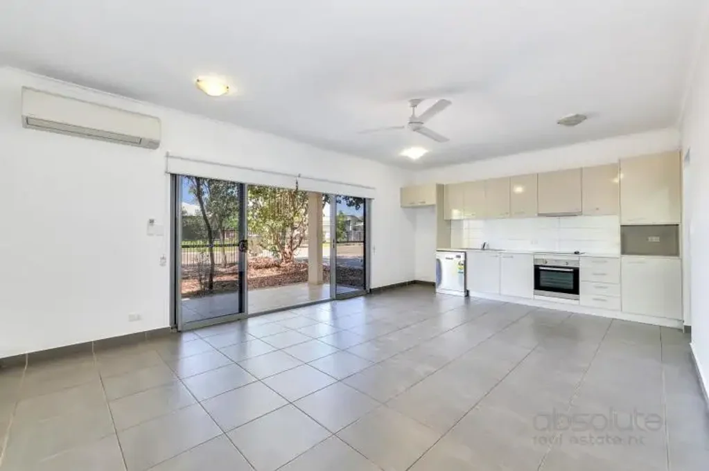 MODERN OASIS IN TRANQUIL JOHNSTON