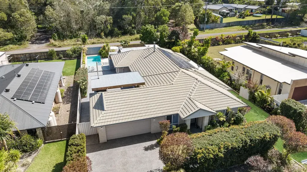 Caloundra West 5房  Family Entertainer + Multi-Purpose Studio on 950m2