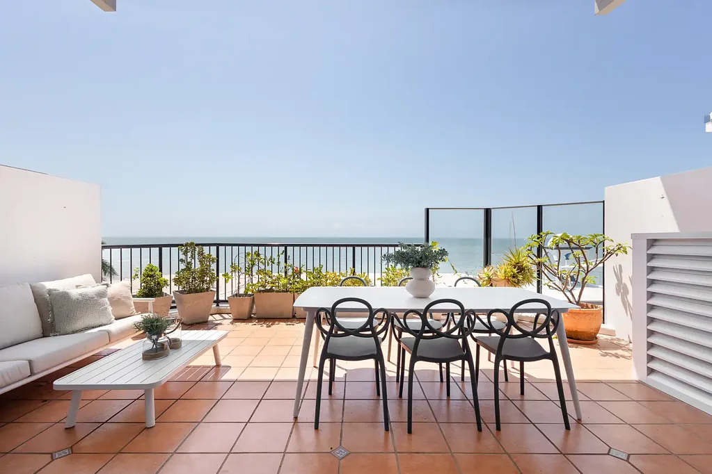 25/94-98 Prince Edward Parade, Redcliffe, QLD 4020