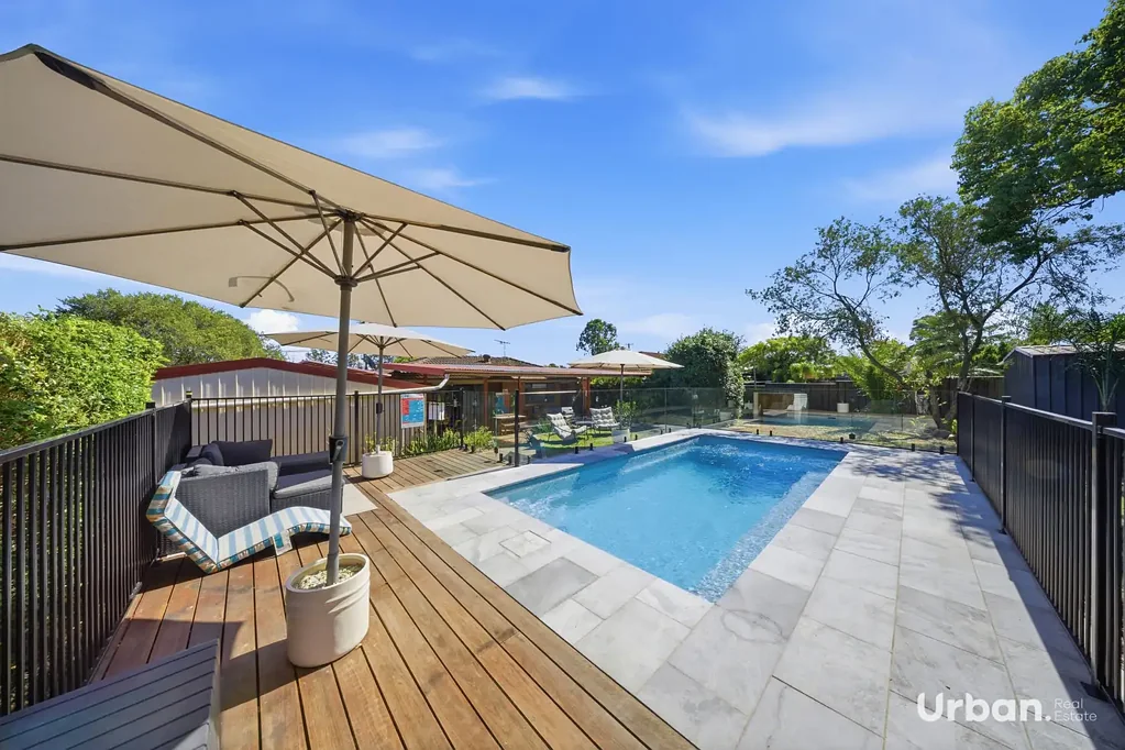 Lochinvar 3房  Family Living With Pool, Studio & Huge Outdoor Entertaining on 840sqm