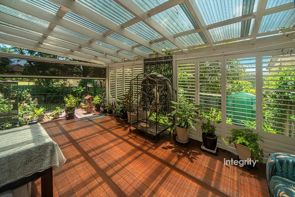 4/5 Waroo Place, Bomaderry, NSW 2541