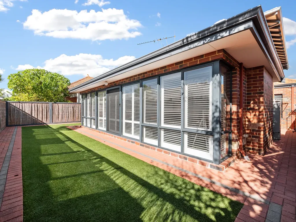 OFFERING A 3 MONTH ONLY LEASE UNFURNISHED 3 BEDROOM HOME